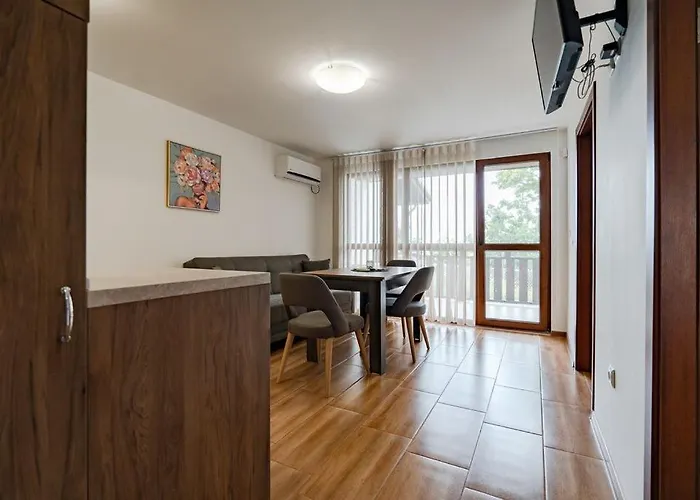 Semesterpark Complex Fichoza 3*