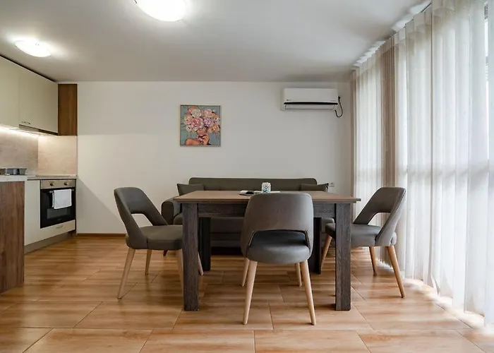 Complex Fichoza ヴァルナ